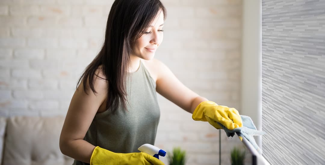 How to clean roller blinds