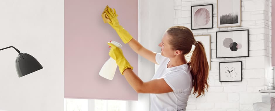 Removing stains and mould from roller blinds