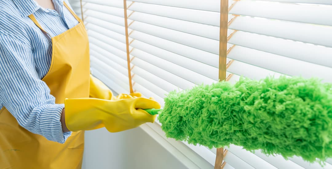 Cleaning faux wood blinds with tapes